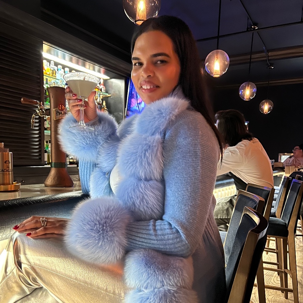 Meet your Posher, Isis